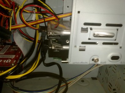 Disky na sobě namačkené,není místo