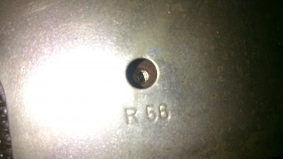 Foto &quot;R&quot; (odporu), na první pohled se může zdát, že je to šroubek... Ale není!