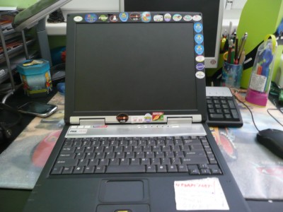 Je trošku polepenej :D