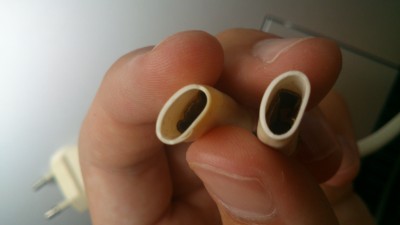 Staré svorky z auto kabelu + izolace.