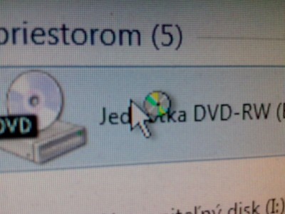 A takýto kurzor mi tam preblikuje