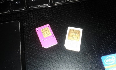 RŮŽOVÁ SIMKARTA (VLEVO) je ta novější<br />BÍLÁ SIMKARTA (VPRAVO) je ta moje starší