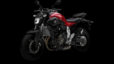 2014-Yamaha-MT-07-EU-Racing-Red-Studio-011.jpg